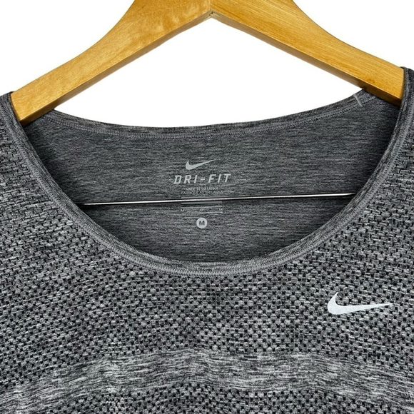 NIKE Women’s Gray DRI-FIT Knit Mesh Running Long Sleeve Active Top Size Medium - Picture 6 of 14